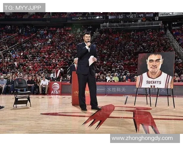 姚明在篮球场上的真实瞬间与人生哲学的深刻启示