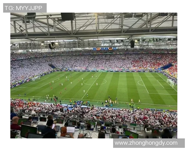 足球明星鸡哥精彩瞬间高清图片合集尽享视觉盛宴